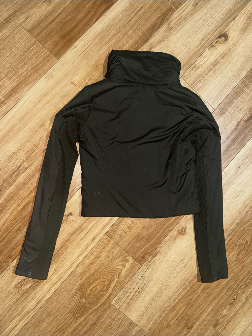 Lululemon cropped jacket - Picture 2 of 2